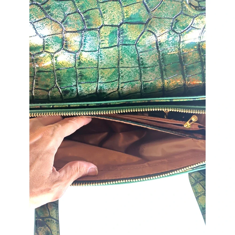 Vintage Sharif Metallic Green Gold Reptile Embossed Crossbody Flap Bag Y2K EUC
